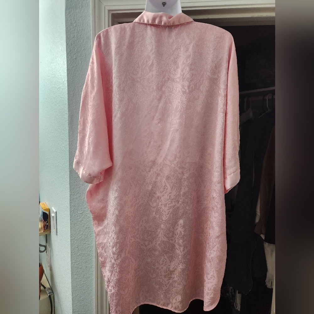 Womens Bath Robe. - Picture 3 of 6